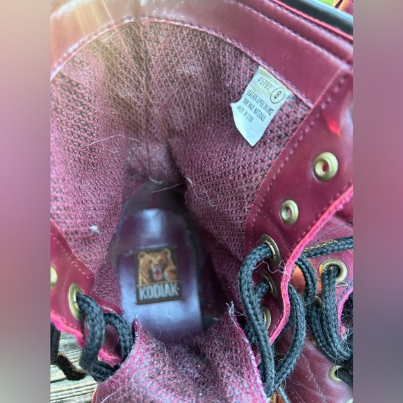 Red Kodiak lace up boots 8 - Picture 2 of 4